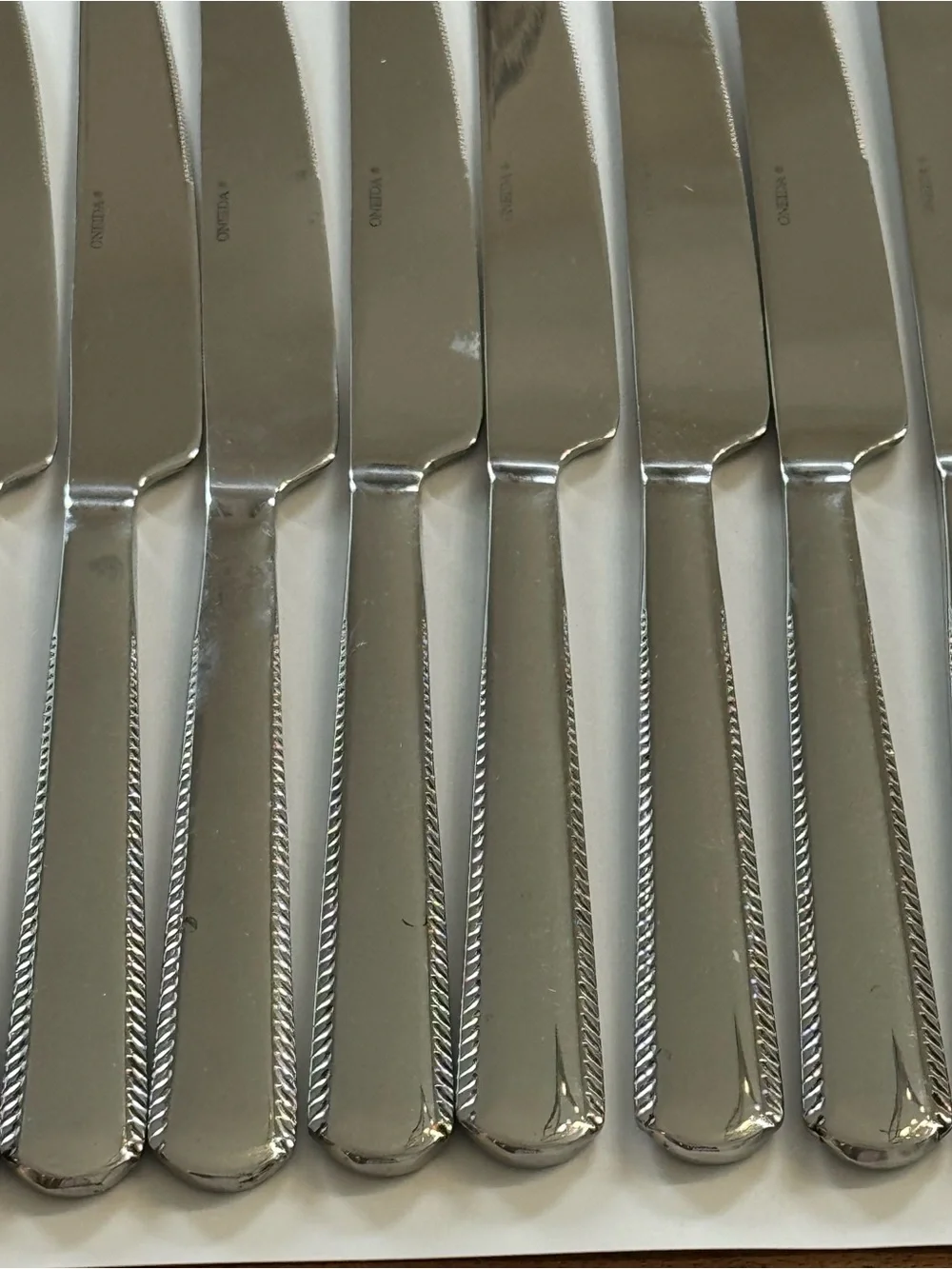 Oneida FLOURISH Dinner Knives Rope Edge Stainless 18/10 Set Of 8 Flatware 9.5”